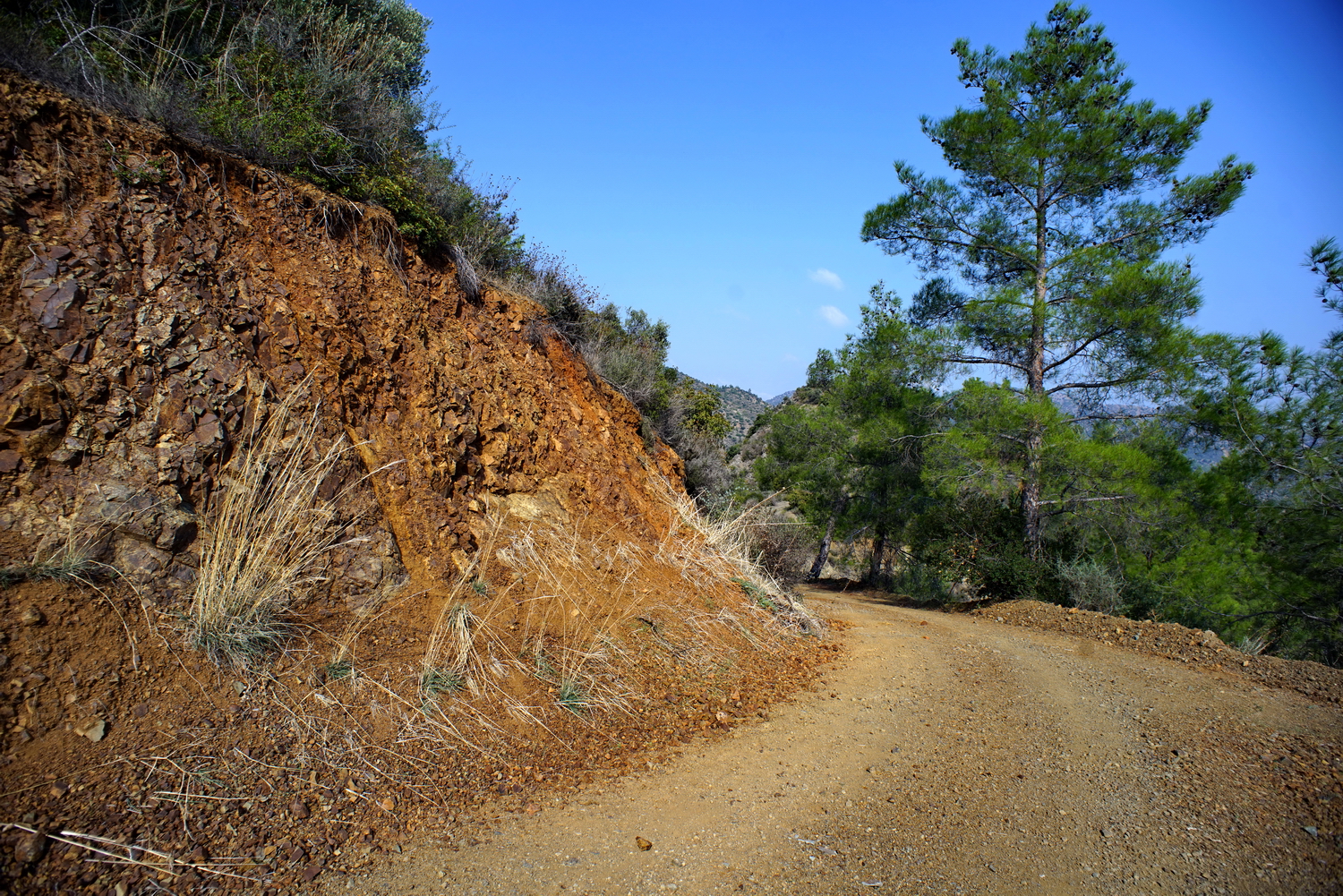 walking-trails-lazaros-stone-house